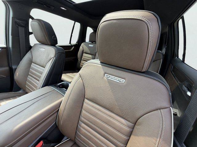 New 2027 GMC Acadia Denali Ultimate w/ LPO, Floor Liner Package AWD/4WD image 28