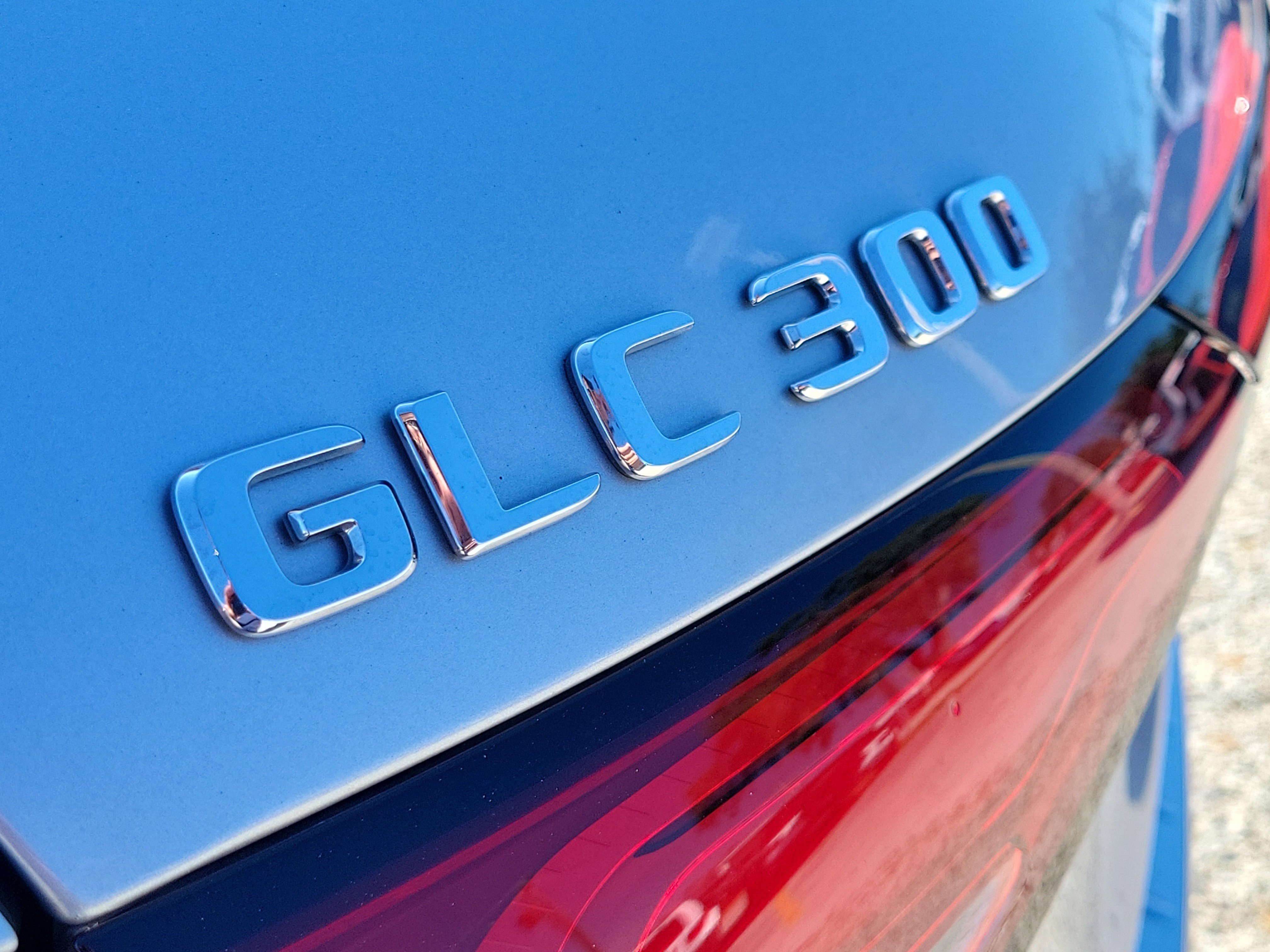 Used 2023 Mercedes-Benz GLC 300 4MATIC image 12