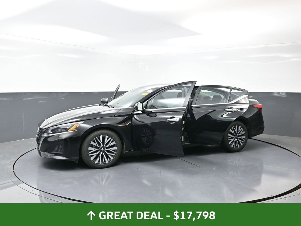 Used 2024 Nissan Altima 2.5 SV image 56