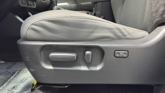 Used 2020 Toyota Tacoma SR5 RWD image 21