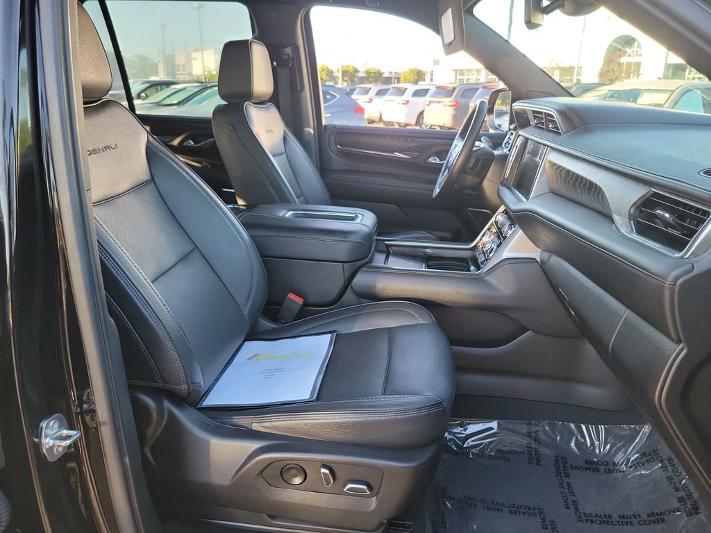 Used 2023 GMC Yukon Denali image 14