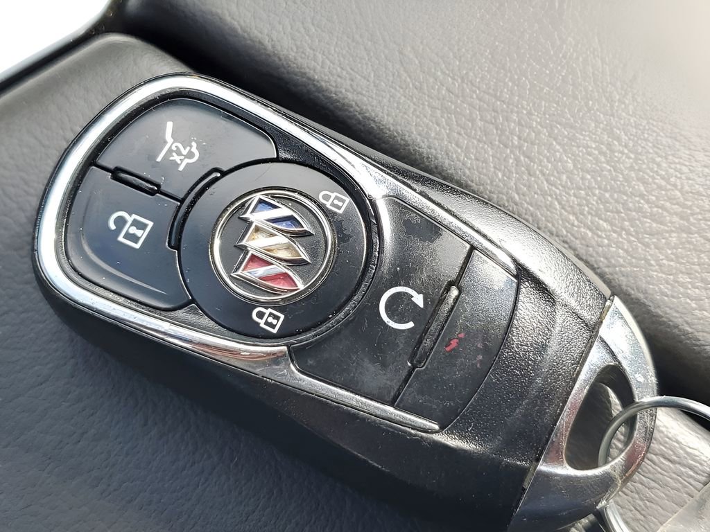 Used 2020 Buick Envision Essence image 39