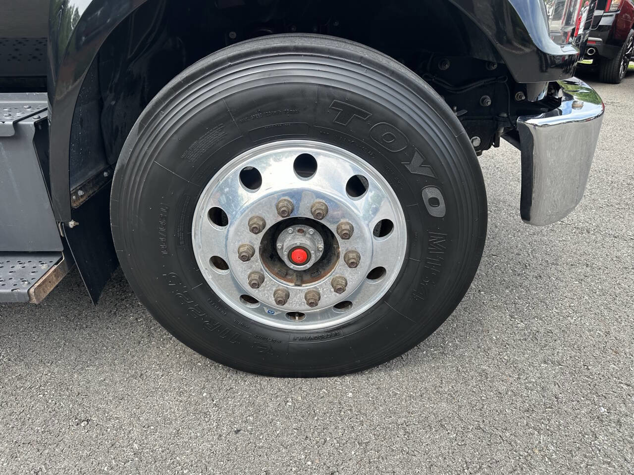 Used 2018 Ford F650 2WD Crew Cab Super Duty image 24