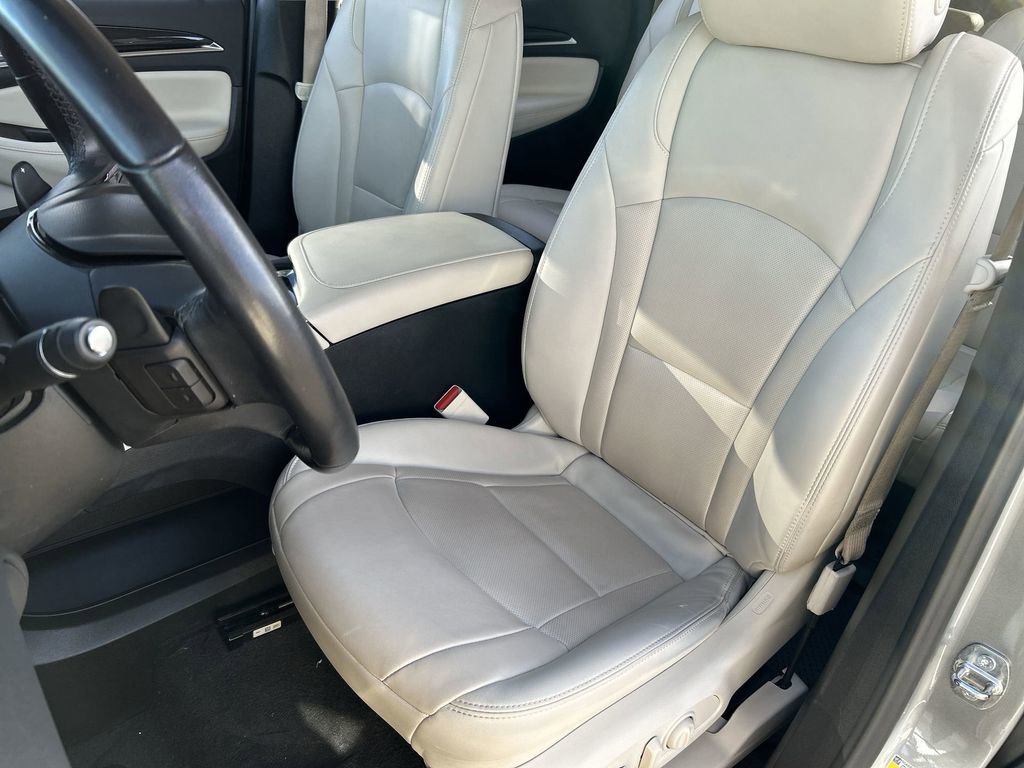 Used 2023 Buick Enclave Essence w/ Trailering Package, 5000 lbs. FWD image 17