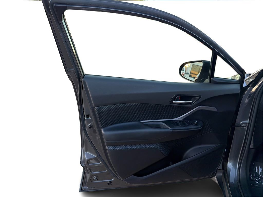 Used 2020 Toyota C-HR LE image 20