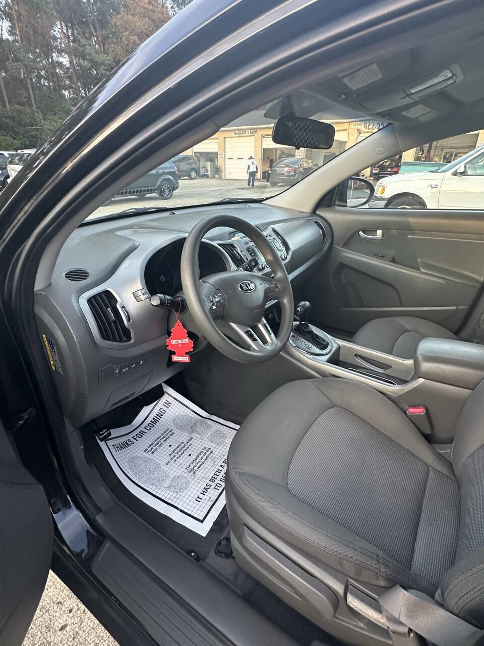 Used 2016 Kia Sportage LX w/ LX Popular Package image 3