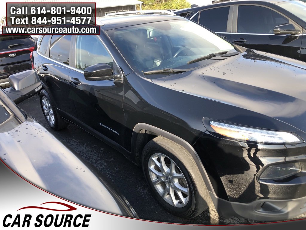 Used 2018 Jeep Cherokee Latitude Plus w/ Cold Weather Group image 4