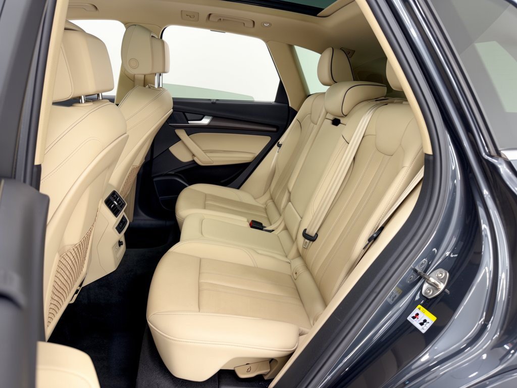 Used 2023 Audi Q5 2.0T Premium Plus w/ Premium Plus Package AWD/4WD image 25