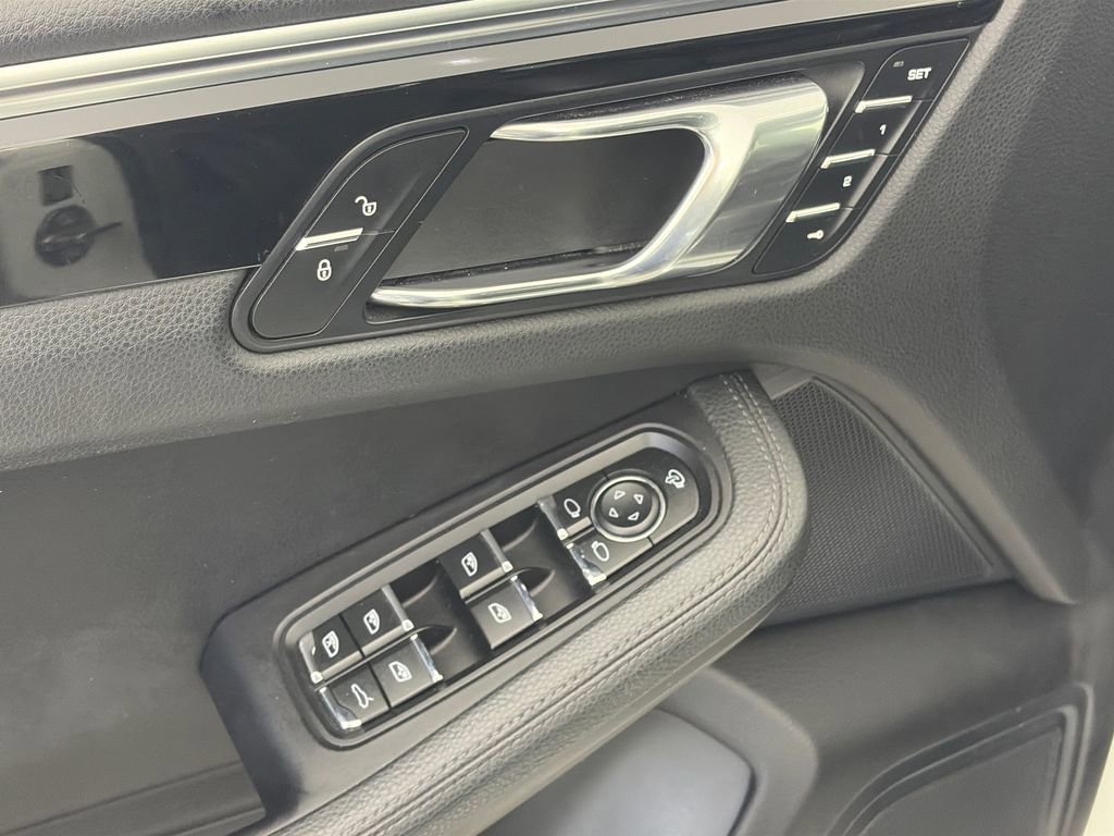Used 2017 Porsche Macan S AWD/4WD image 24