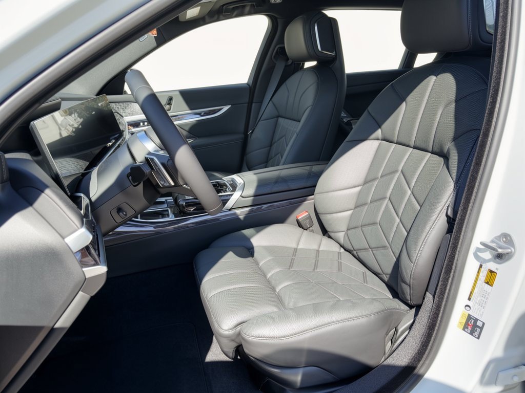 New 2026 BMW i7 xDrive60 AWD/4WD image 5