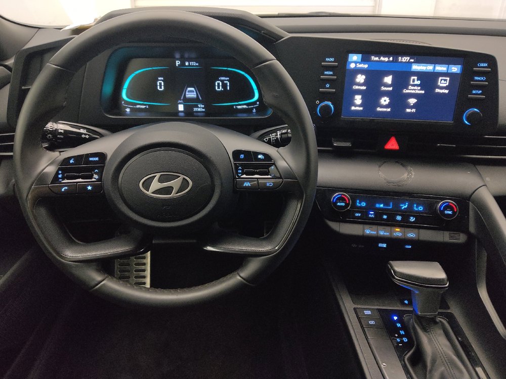 Used 2025 Hyundai Elantra Sport FWD image 22