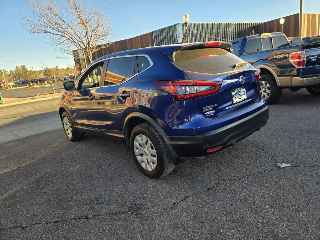 Used 2020 Nissan Rogue Sport S image 7