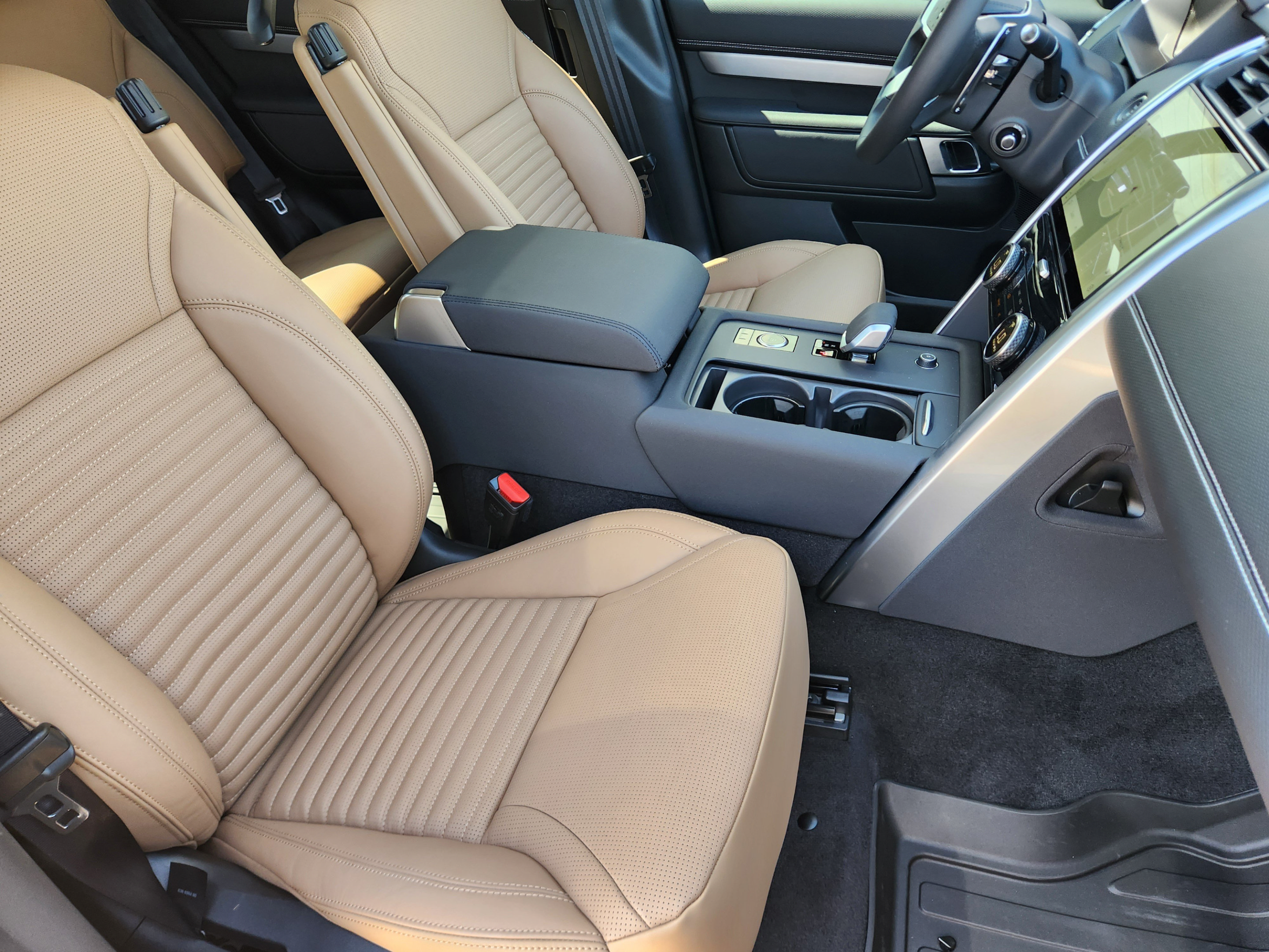 New 2026 Land Rover Discovery Dynamic SE AWD/4WD image 9