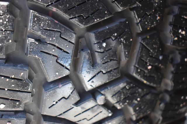 Used 2019 Jeep Cherokee Trailhawk w/ Cold Weather Group image 9