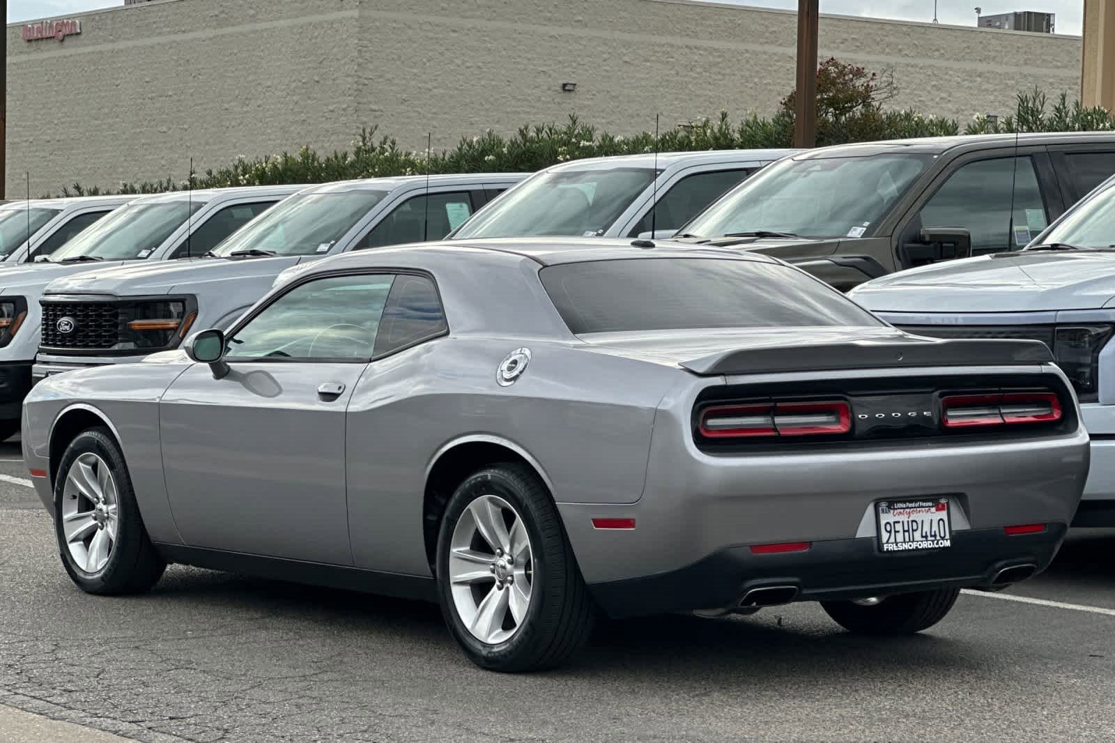 Used 2018 Dodge Challenger SXT image 6