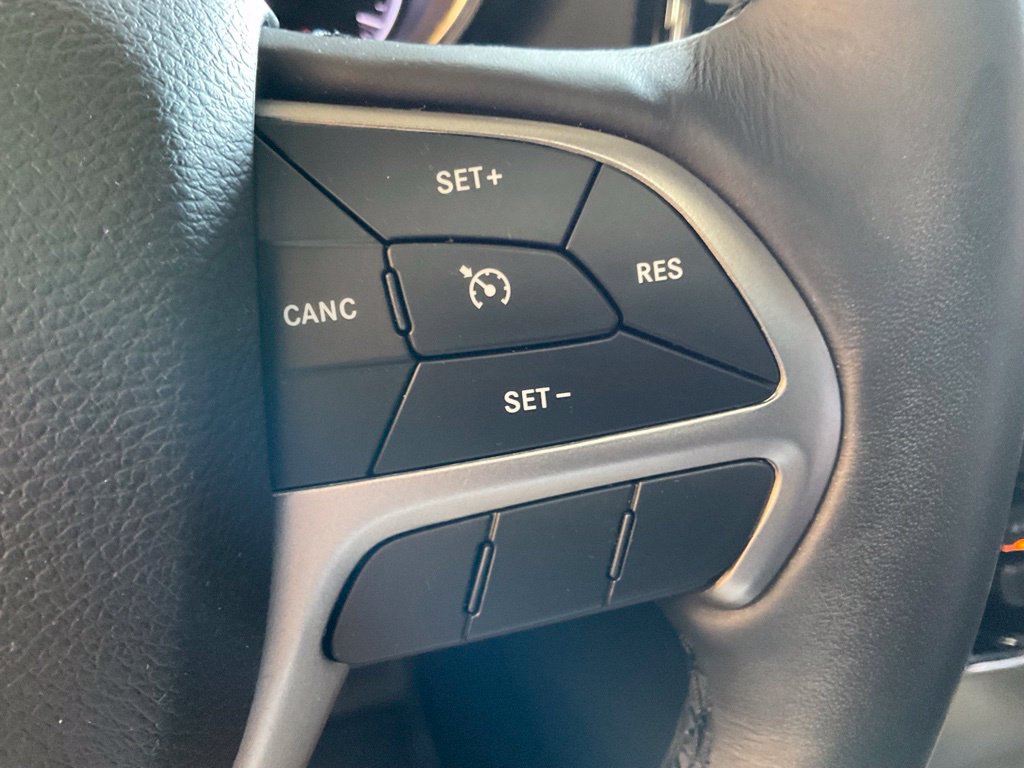 Used 2019 Jeep Grand Cherokee Altitude AWD/4WD image 14