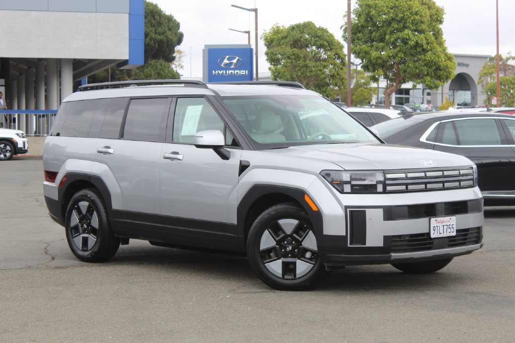 Used 2025 Hyundai Santa Fe SEL AWD/4WD image 1