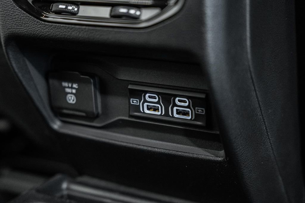 New 2025 Jeep Grand Cherokee L Altitude image 32