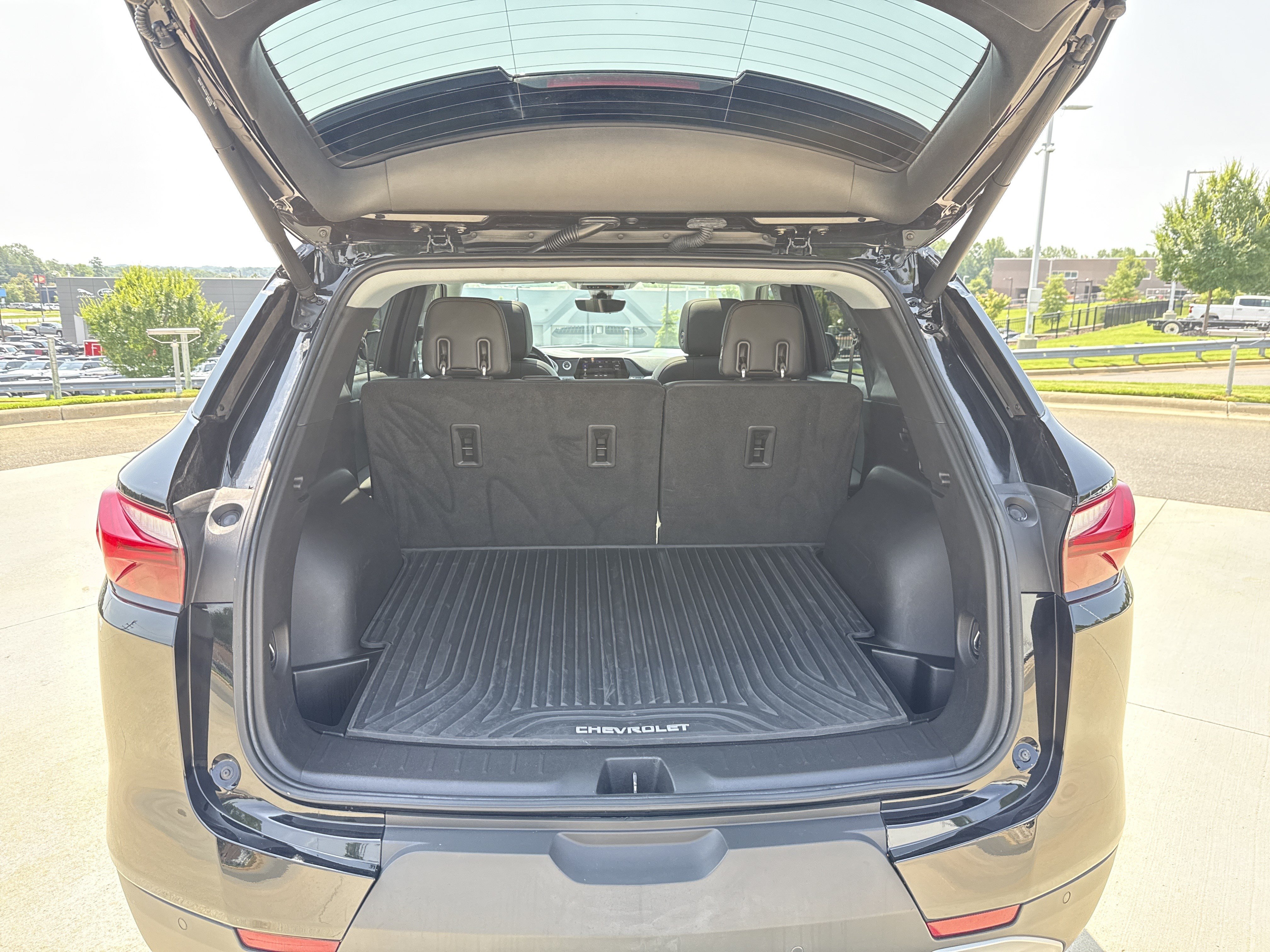 Used 2020 Chevrolet Blazer LT w/ Sound & Technology Package FWD image 31