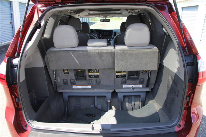 Used 2017 Toyota Sienna XLE Premium AWD/4WD image 11