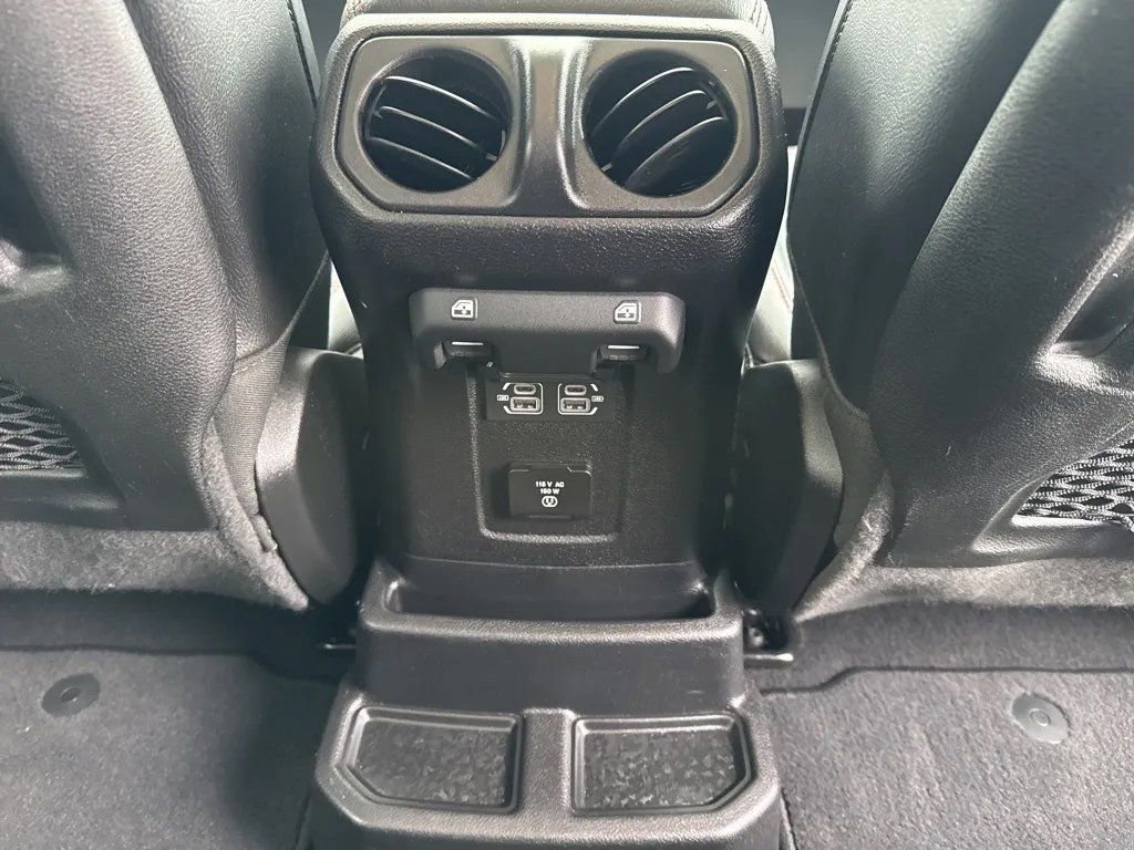 Used 2021 Jeep Wrangler Unlimited Rubicon w/ Uconnect 4C Nav & Sound Group AWD/4WD image 31