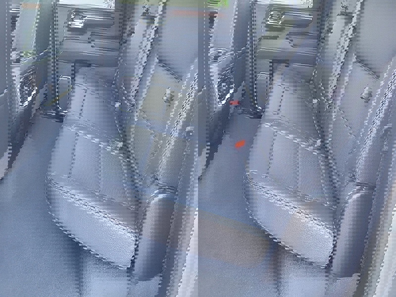 Used 2025 GMC Sierra 3500 Denali w/ Denali Reserve Package image 17