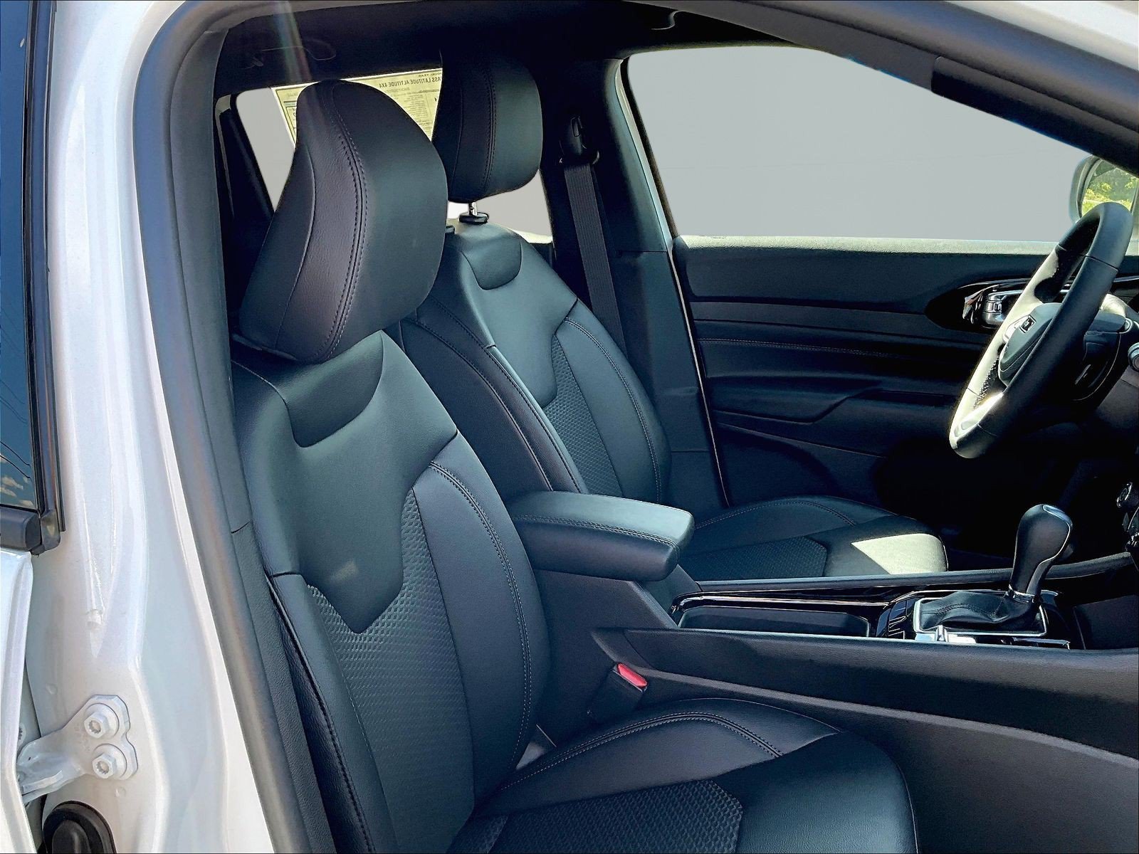 New 2026 Jeep Compass Latitude AWD/4WD image 18