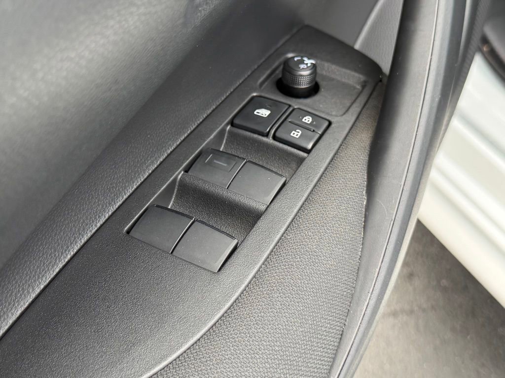 Used 2025 Toyota Corolla LE w/ Convenience Package image 18