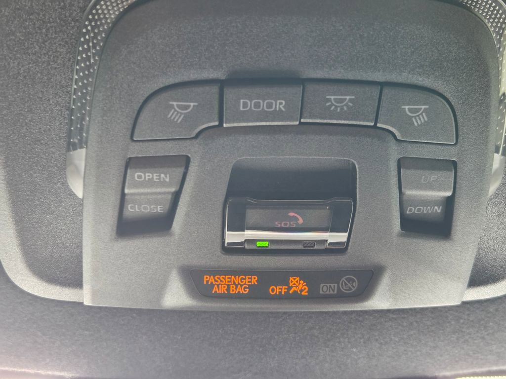 Used 2023 Toyota Corolla SE w/ SE Package image 25