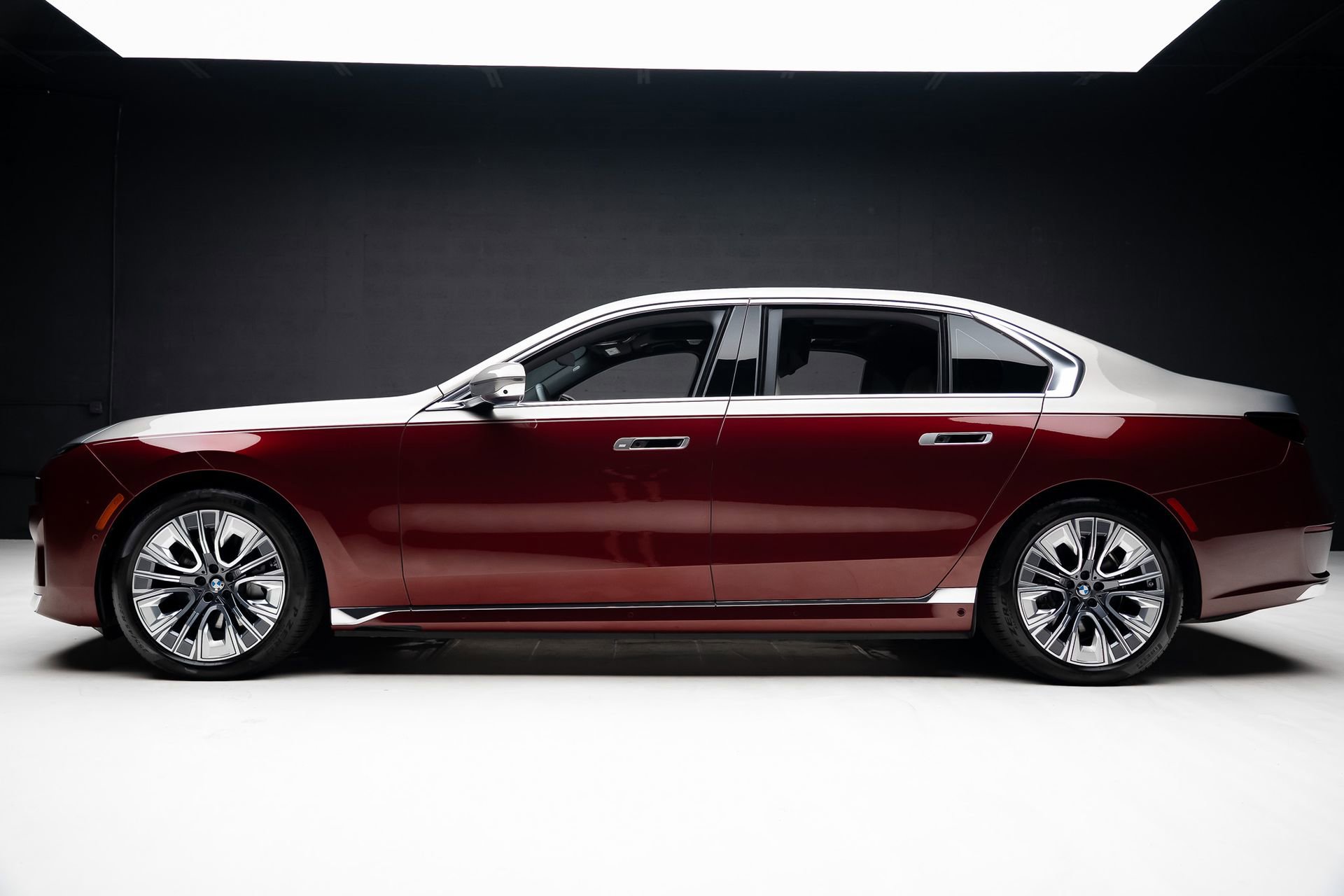 Used 2023 BMW i7 xDrive60 w/ Executive Package 2 image 19