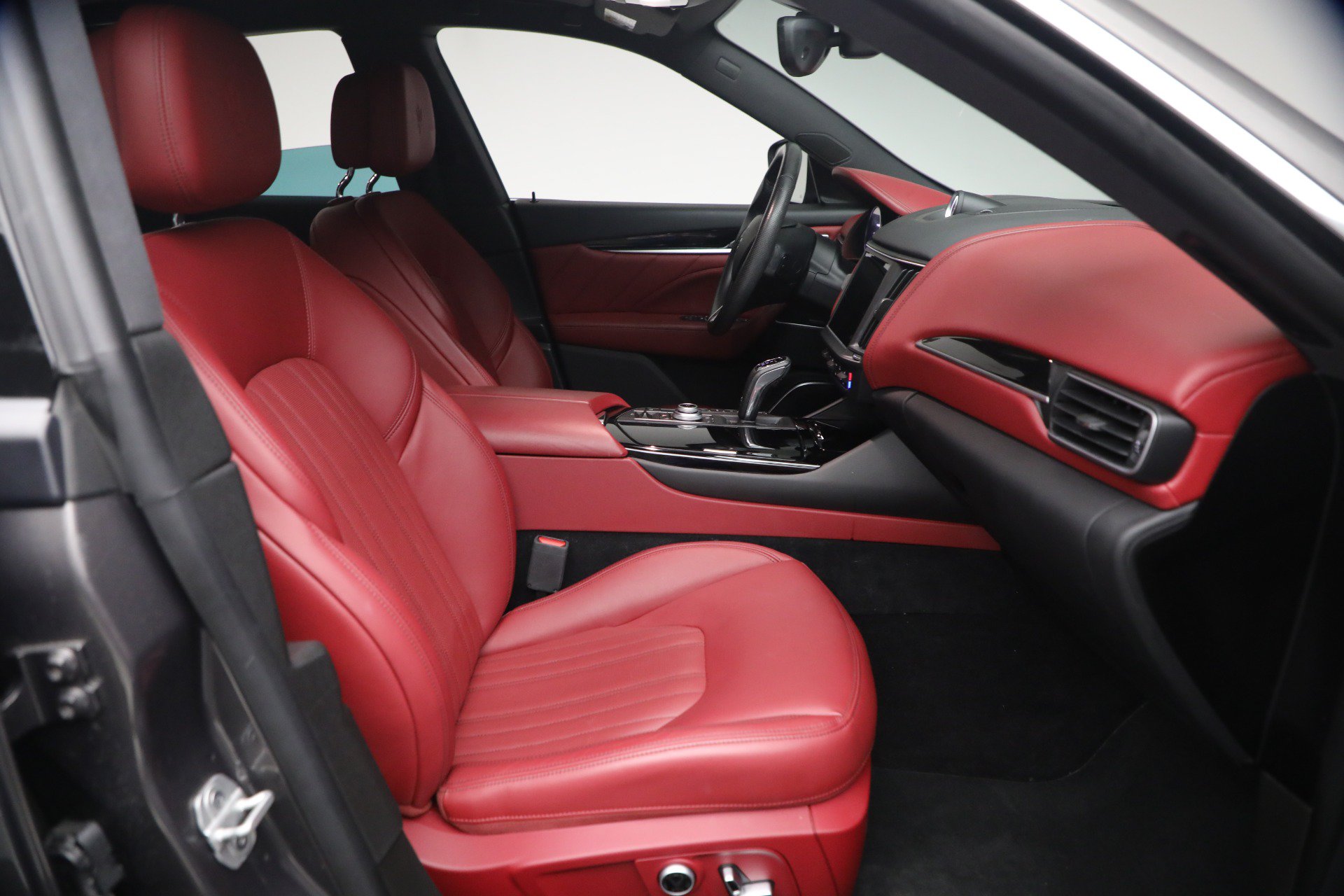 Certified 2022 Maserati Levante GT AWD/4WD image 13