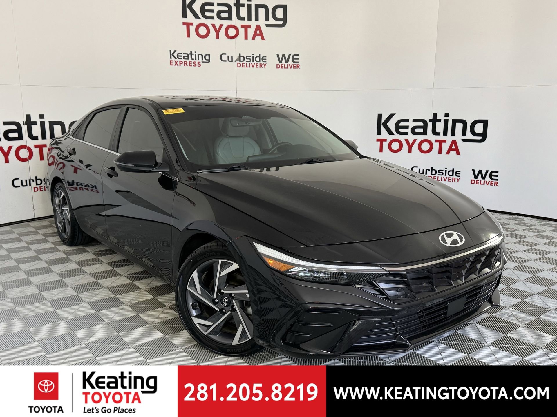 Used 2025 Hyundai Elantra Limited image 2