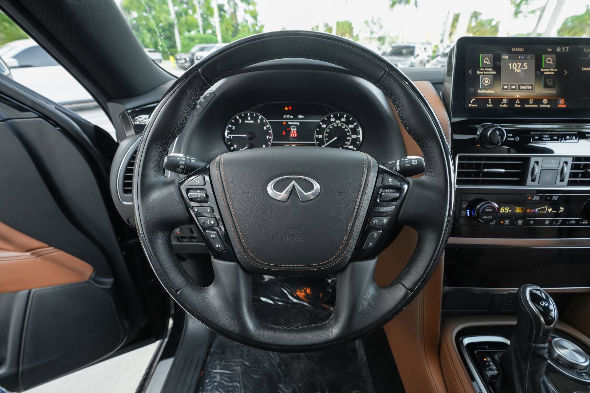 Used 2024 INFINITI QX80 Sensory image 8