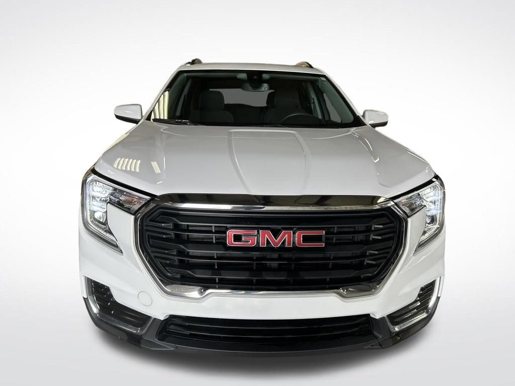 Certified 2023 GMC Terrain SLE w/ Driver Convenience Package image 9