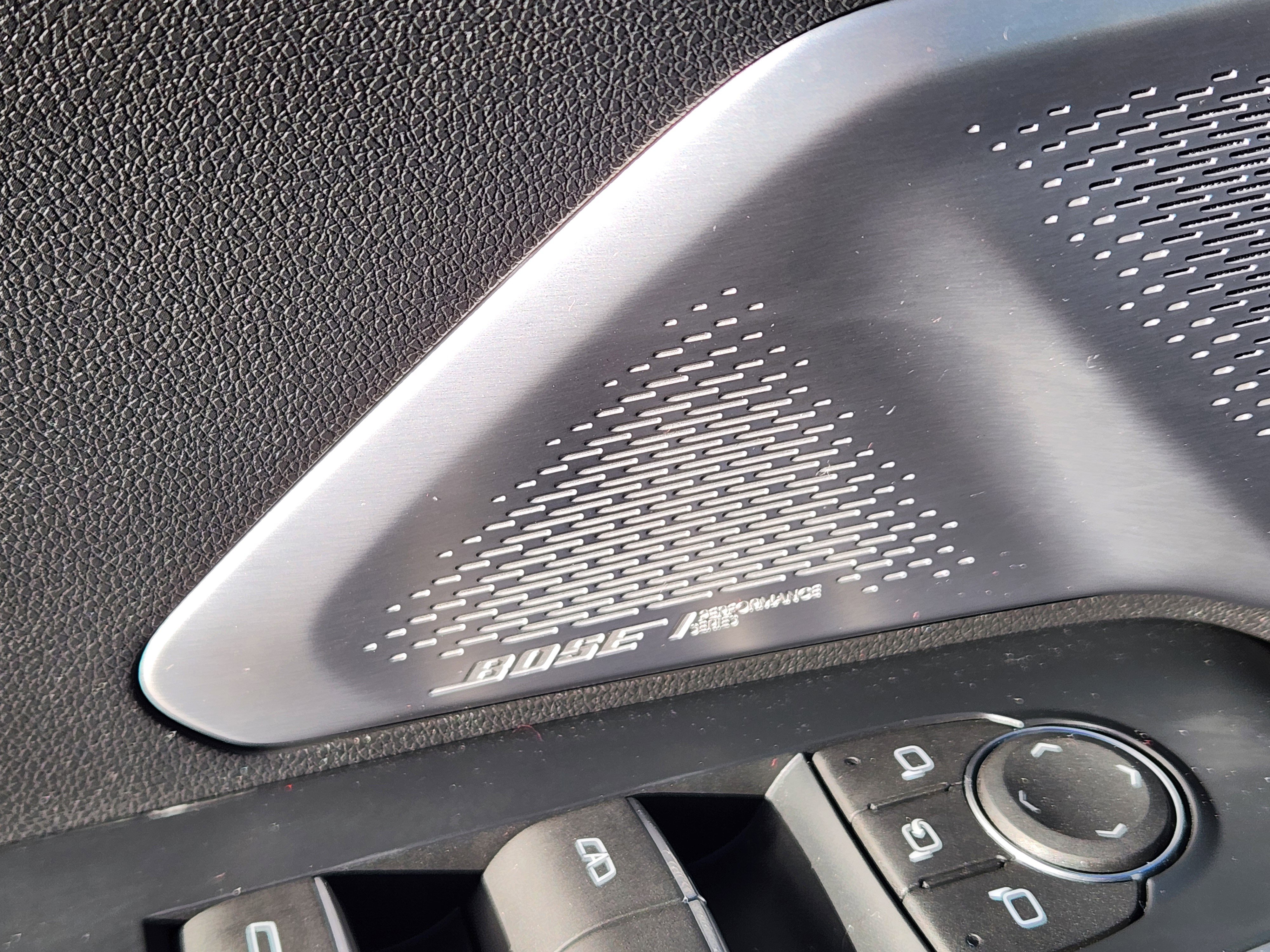 Used 2024 GMC Acadia Denali w/ Super Cruise Package image 27