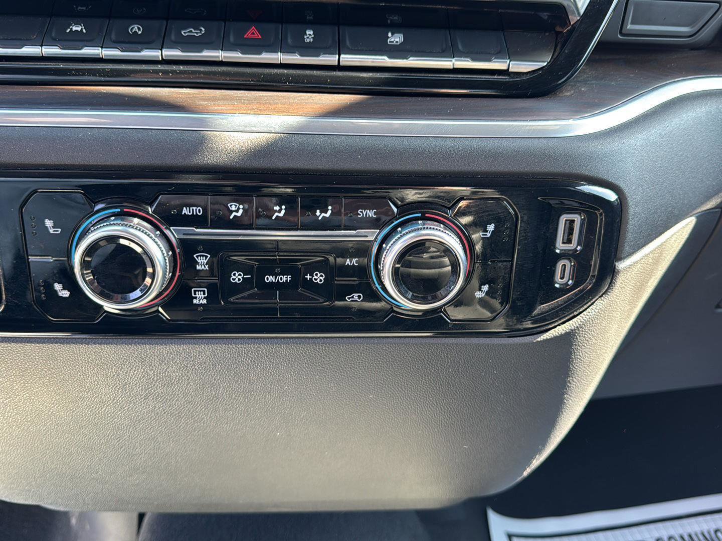 Used 2025 GMC Sierra 1500 SLT image 15