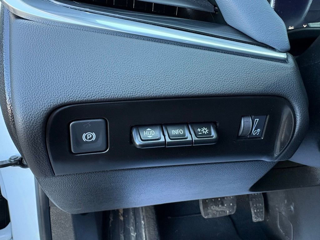 Used 2024 Buick Enclave Premium image 25