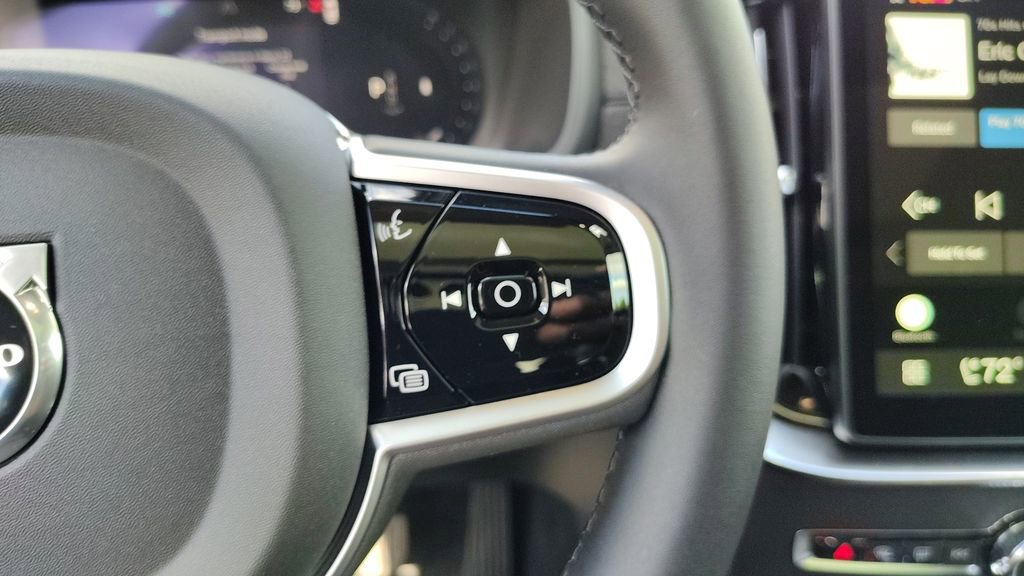 New 2026 Volvo XC90 B6 Plus image 16