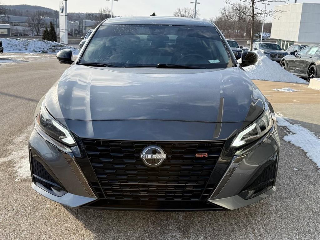 Used 2023 Nissan Altima 2.0 SR FWD image 8