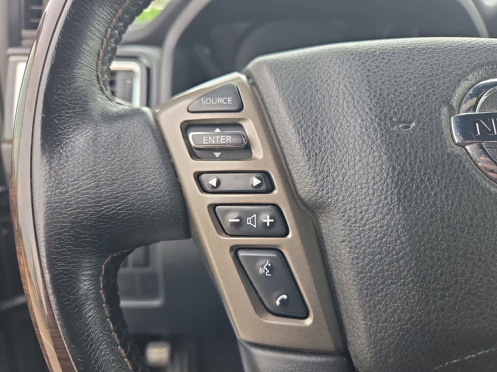 Used 2021 Nissan Titan Platinum Reserve AWD/4WD image 22