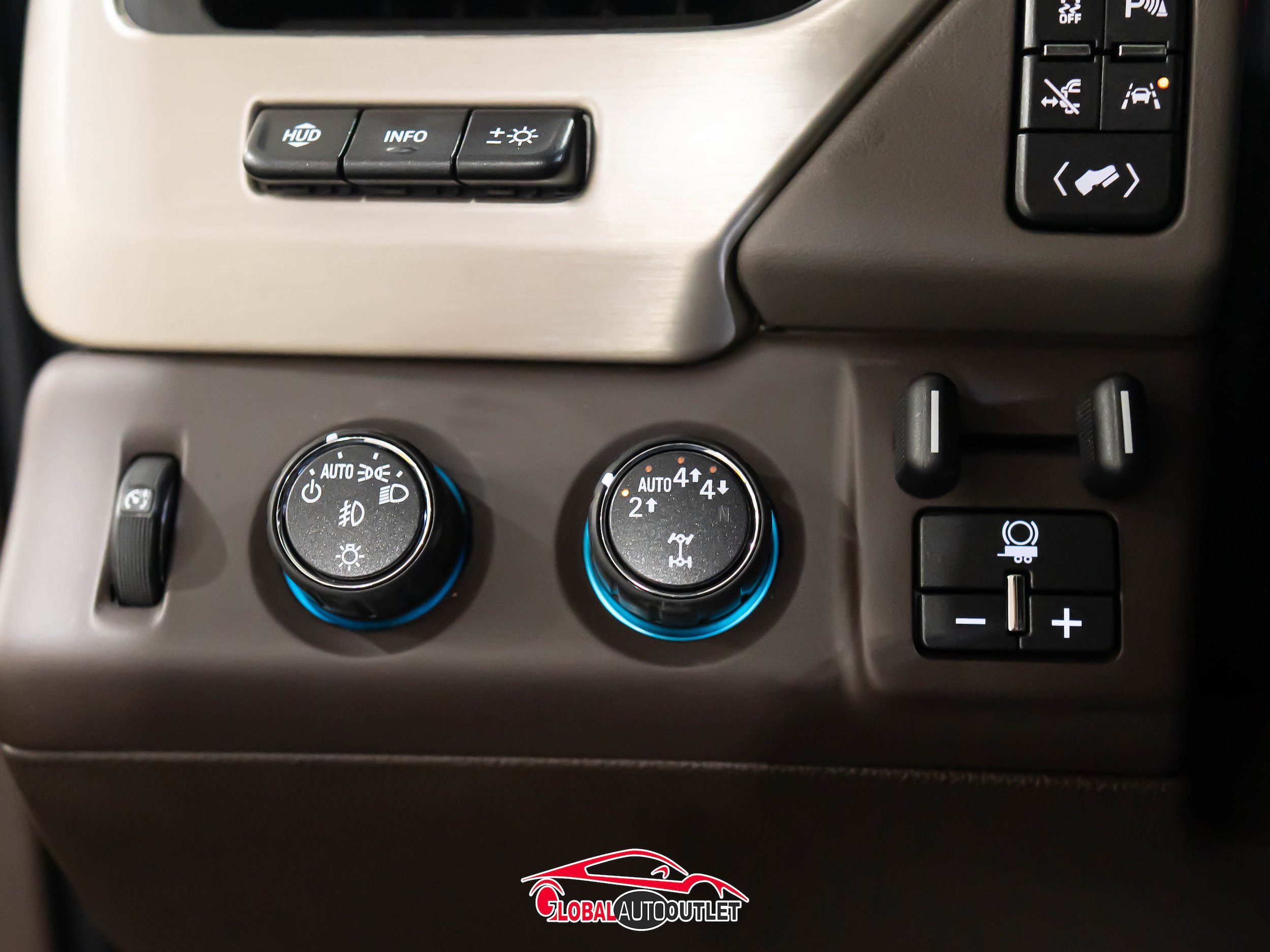 Used 2019 GMC Yukon Denali w/ Denali Ultimate Package AWD/4WD image 37