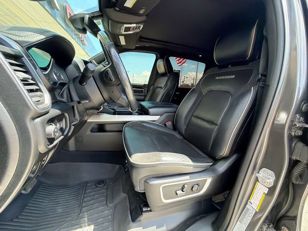 Used 2019 RAM 1500 Laramie w/ Sport Appearance Package AWD/4WD image 18