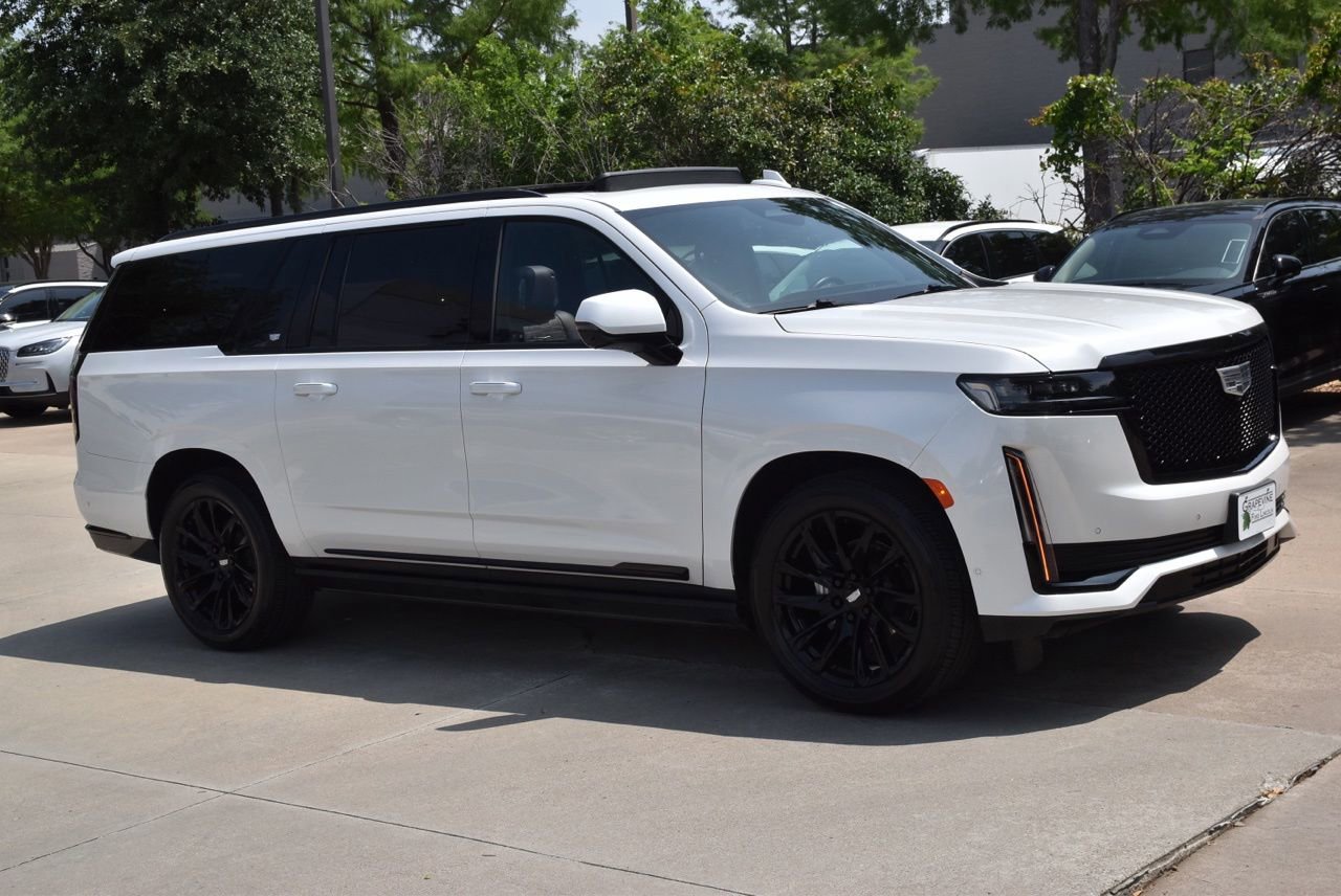 Used 2023 Cadillac Escalade ESV Sport Platinum w/ LPO, ONYX Package AWD/4WD image 5