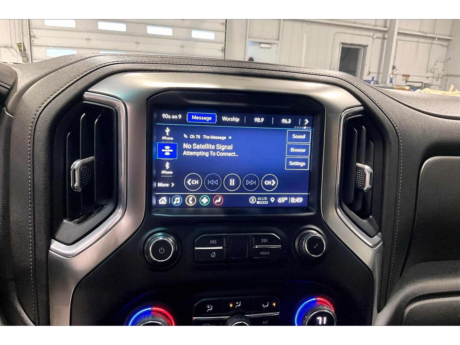Used 2021 Chevrolet Silverado 2500 LTZ w/ LTZ Plus Package AWD/4WD image 25