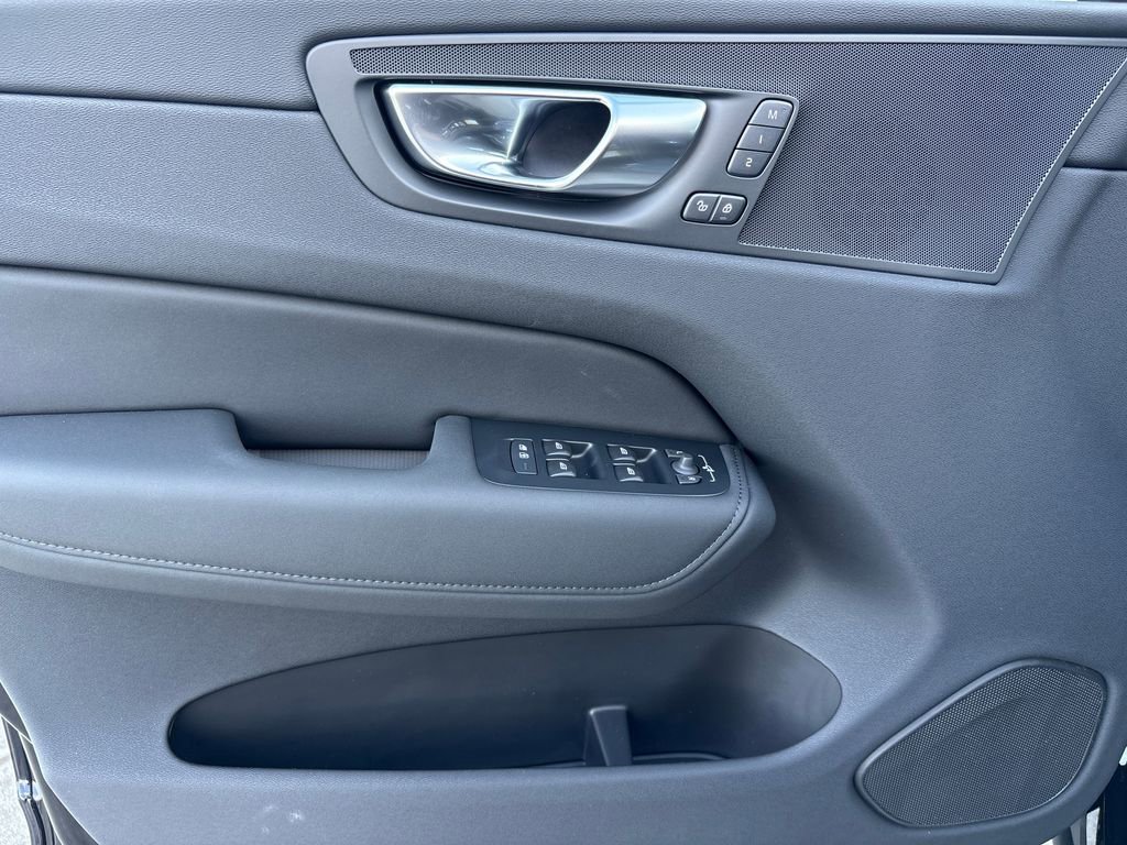 New 2026 Volvo XC60 T8 Core image 17