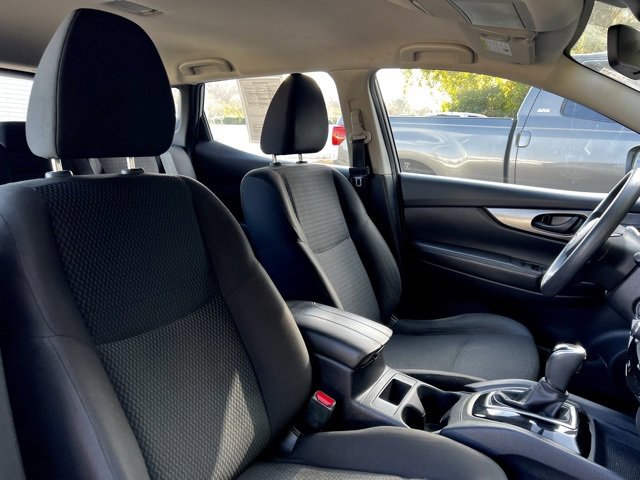 Used 2021 Nissan Rogue Sport S image 26