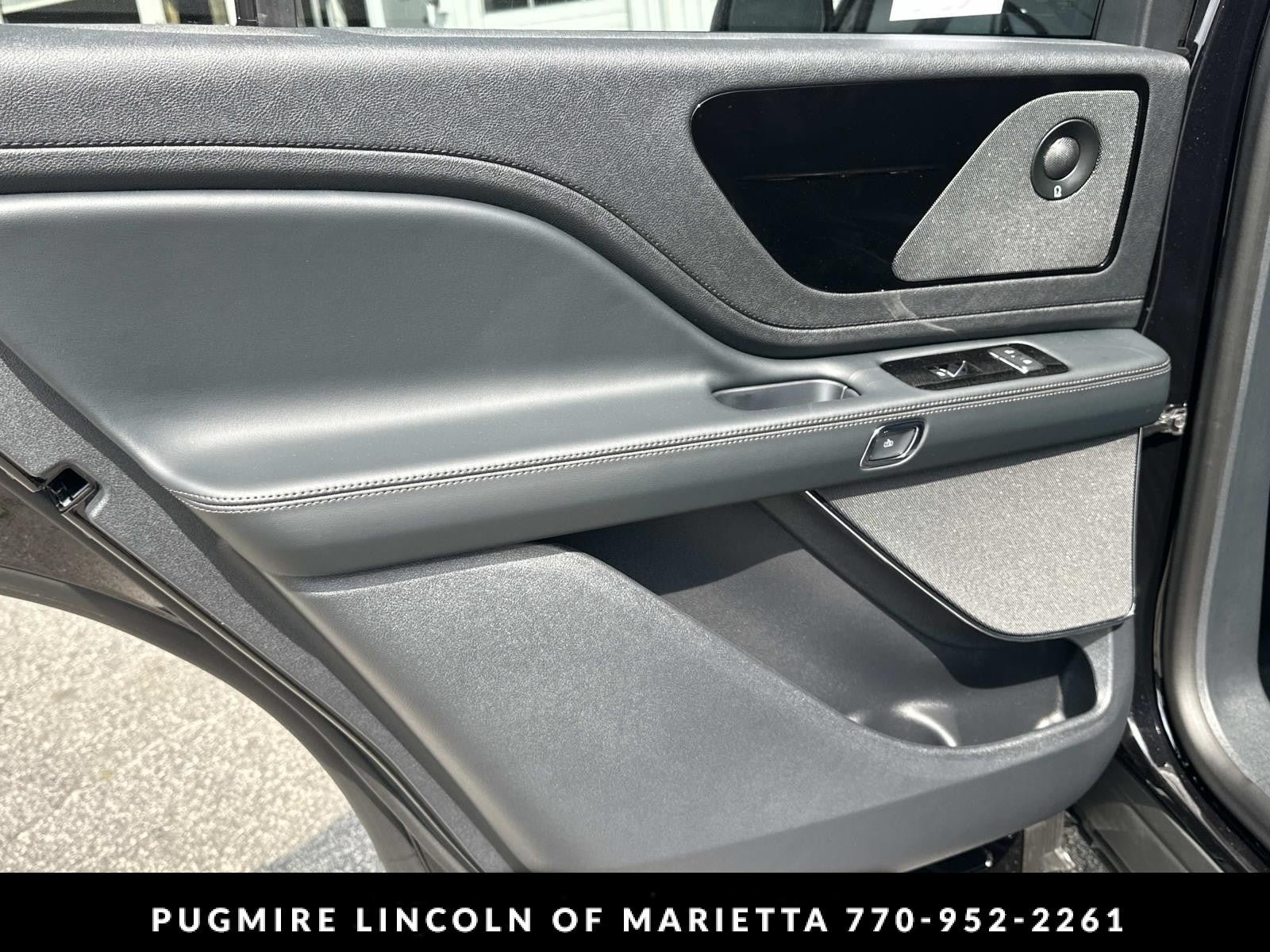 New 2026 Lincoln Aviator Reserve w/ Jet Appearance Package RWD image 22