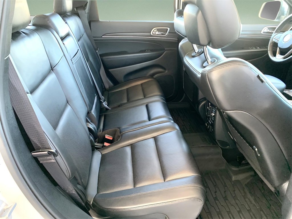 Used 2020 Jeep Grand Cherokee Limited w/ Luxury Group II image 28