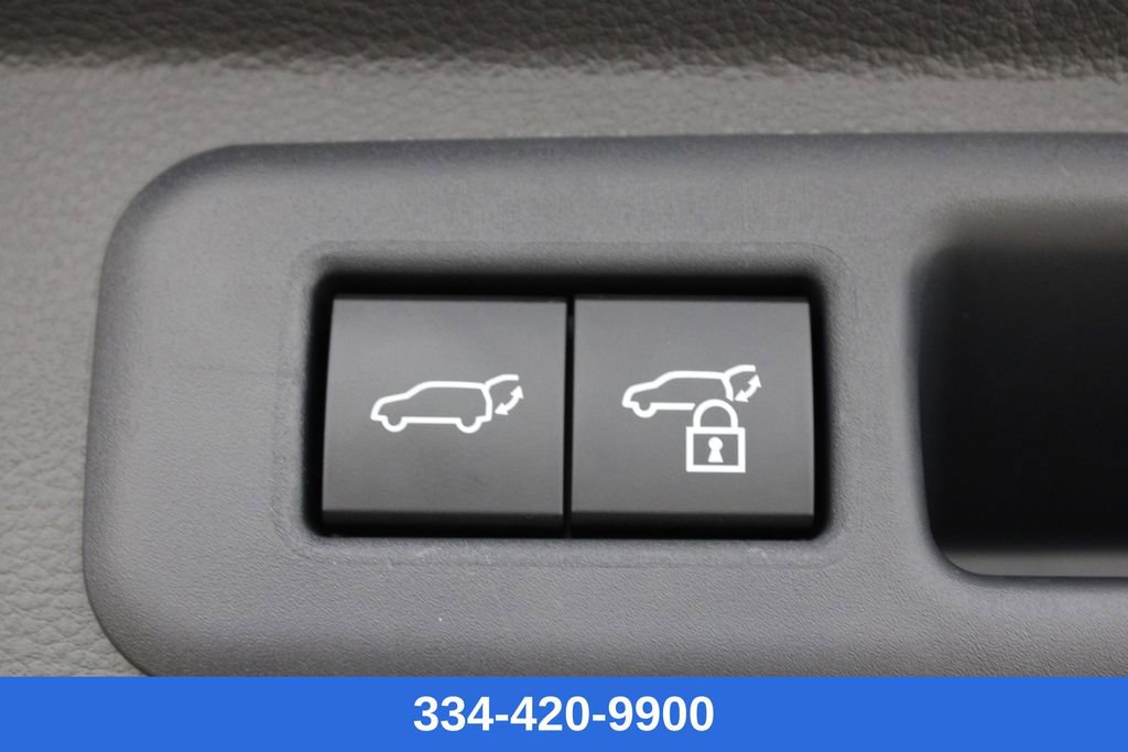 Used 2025 Toyota Sequoia Capstone image 33