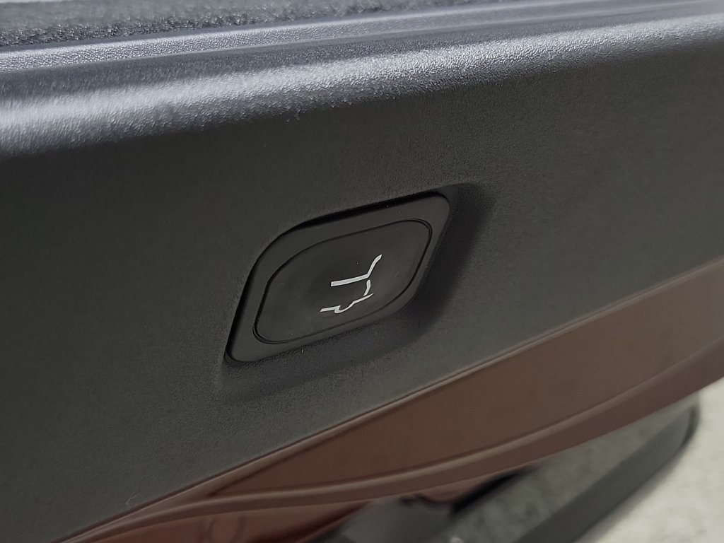 New 2027 Lincoln Navigator L Reserve w/ Jet Appearance Package RWD image 8